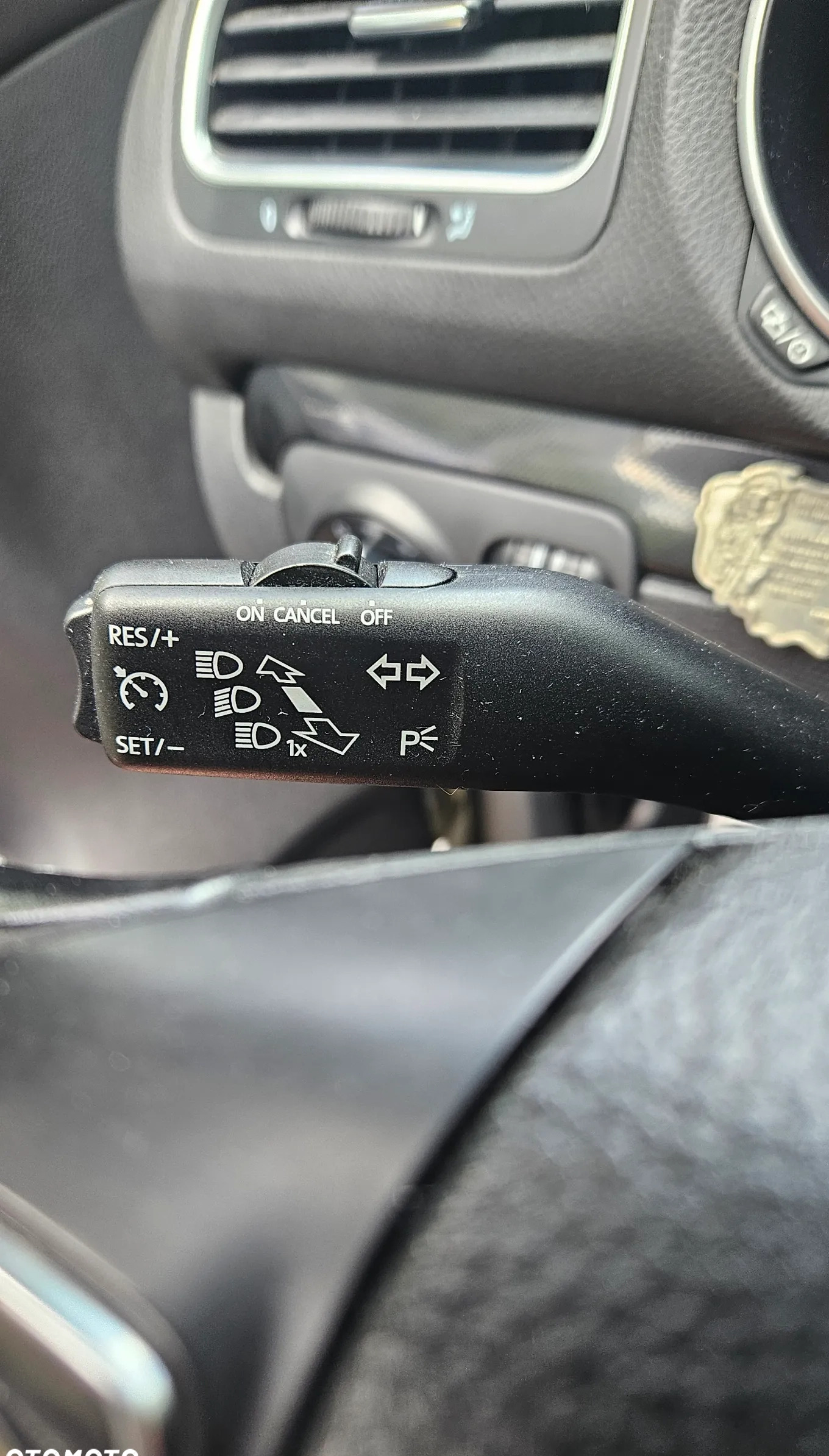 Volkswagen Golf cena 26499 przebieg: 224570, rok produkcji 2010 z Jaworzno małe 742